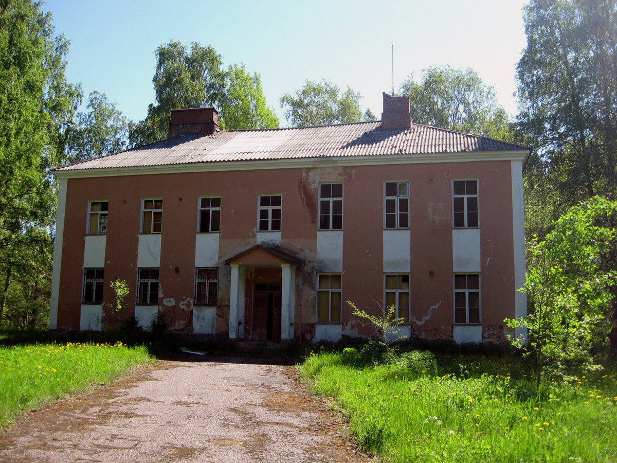 Mid 2010's. Uusikylä. Former Popular School