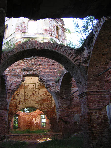 July 23, 2006. Tulema. Ruins of the orthodox church