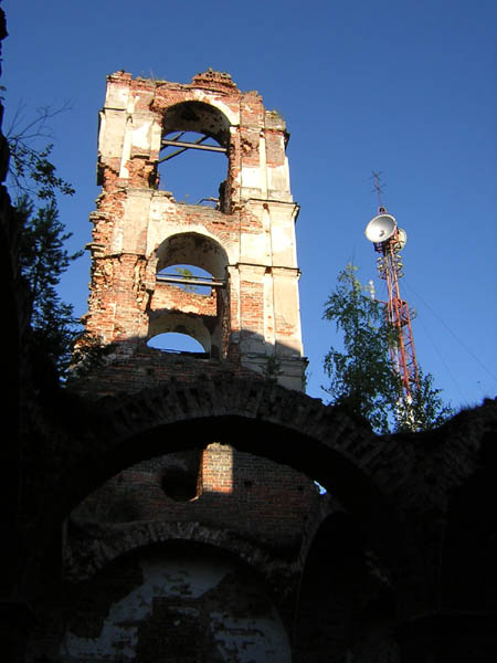 July 23, 2006. Tulema. Ruins of the orthodox church