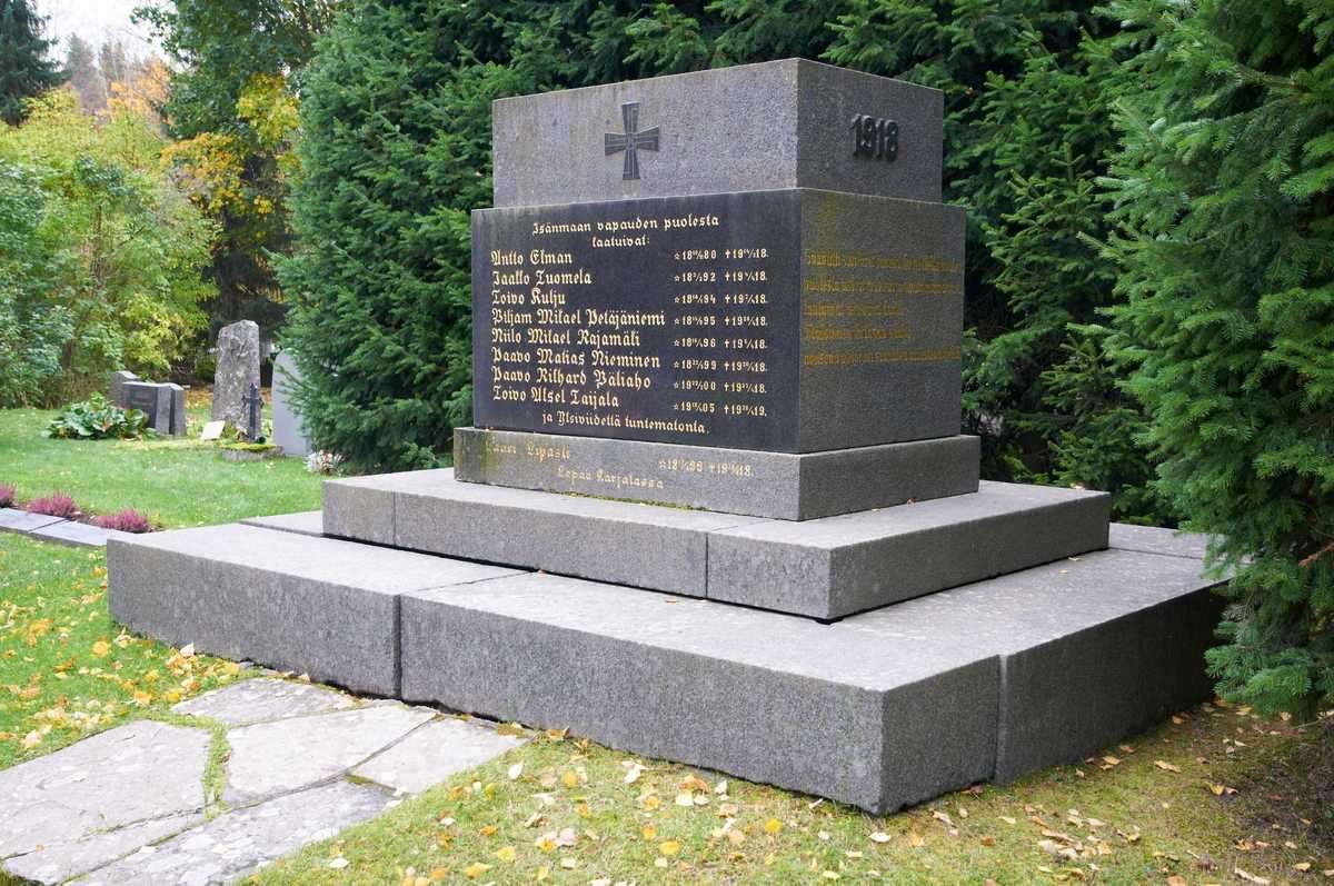 2 октября 2011 года. Монумент героям Освободительной войны