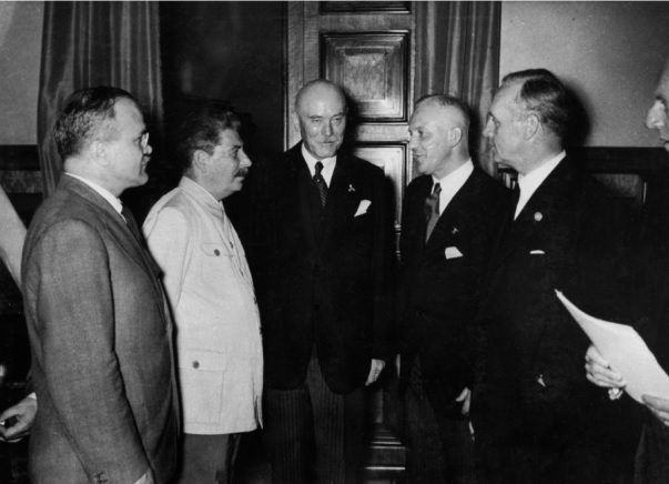 23. elokuuta 1939. Moskova. Saksan valtakunnan ja SNTL:n välisen hyökkäämättömyyssopimuksen allekirjoittaminen