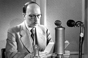 26. kesäkuuta 1941. Suomen presidentti Risto Ryti puhumassa radiossa