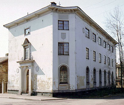 2000. Sortavala. Former Suojeluskunta building