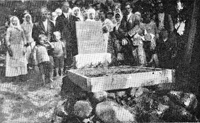 30. kesäkuuta 1927. Muuanto. Runolaulaja Iivana Shemeikan patsaan paljastustilaisuus