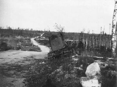 1941. Talvisodan aikaisia tankkiesteitä Kollaanjoella