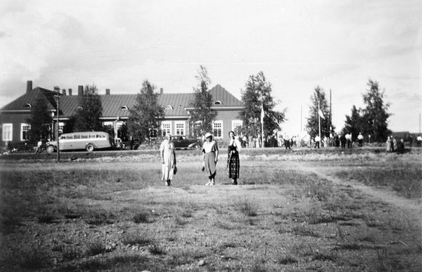 1930's. The college for basic school teachers