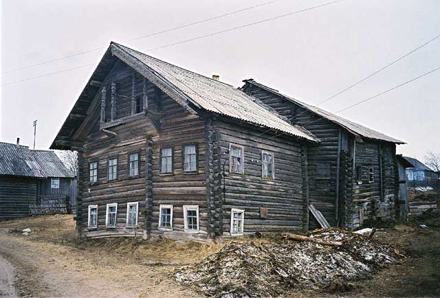 April 2003. Hautavaara