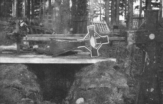 Elokuu 1941. Hyrsylä. Venäläisten asemia hautausmaalla