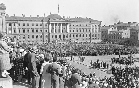 July 7, 1930. Senate Square