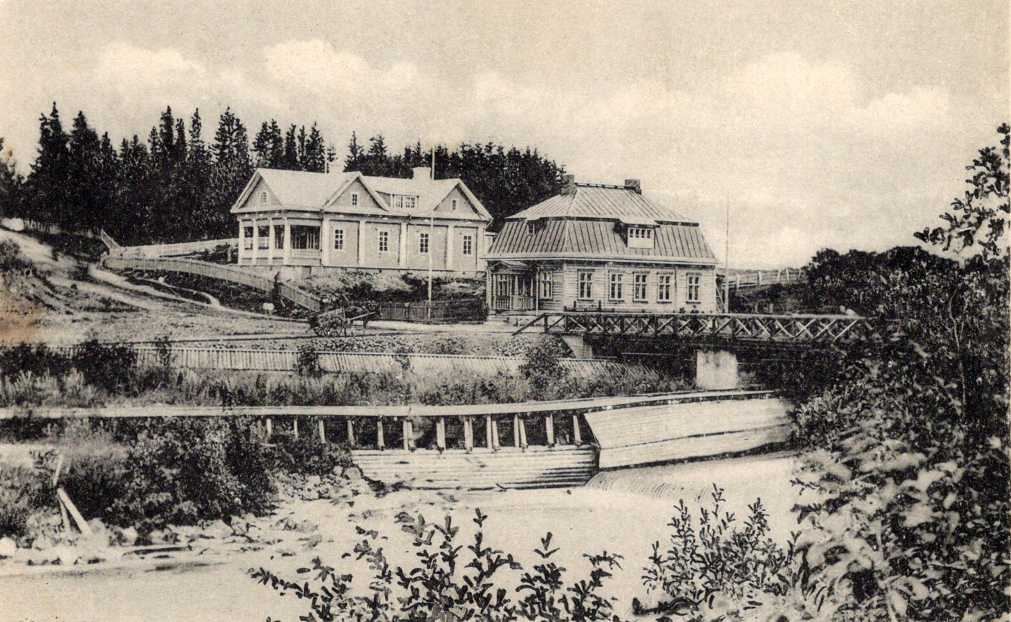1920's. The Postal bridge, the post house, suojeluskunta building and the Doctor's Hill