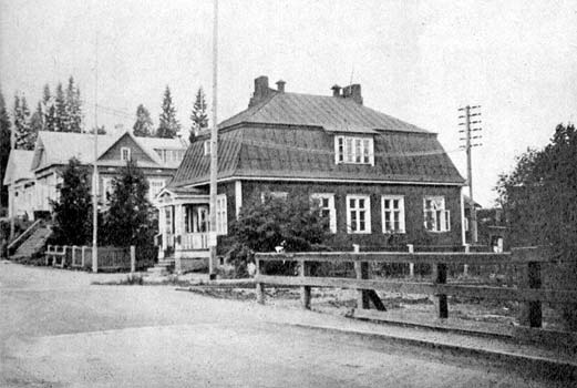 1930's. Postoffice and suojeluskunta building