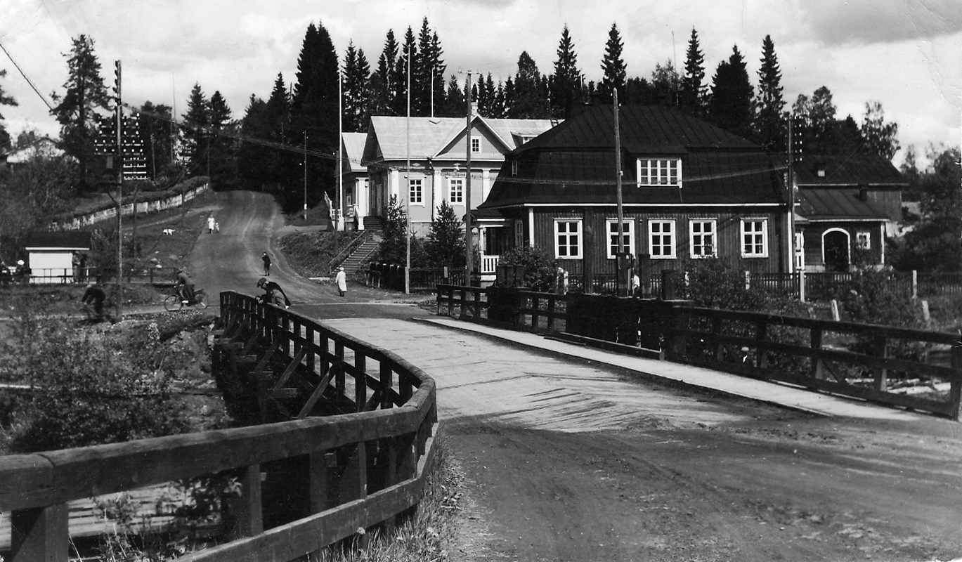 1938 год. Почтовый мост, почта, здание оборонной организации и Докторская горка