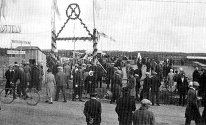 1930-е годы. Сельскохозяйственная выставка на рыночной площади